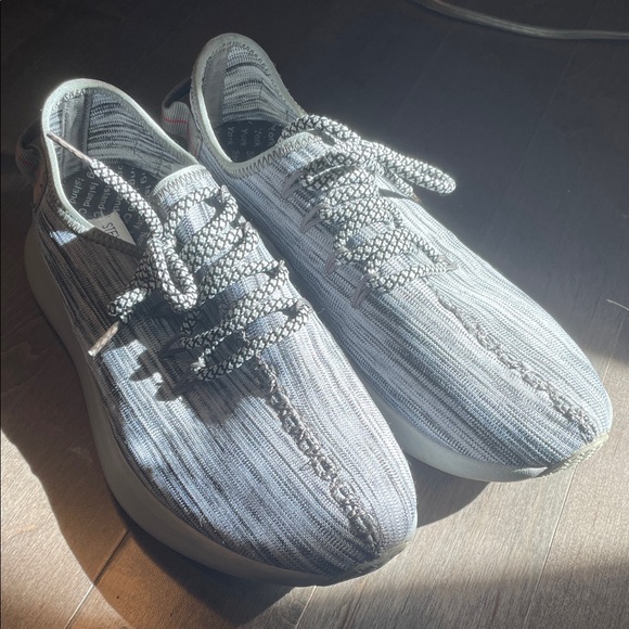 Steve Madden Black and Gray Men's Sneakers “Baldwin” size 8 - Picture 2 of 10